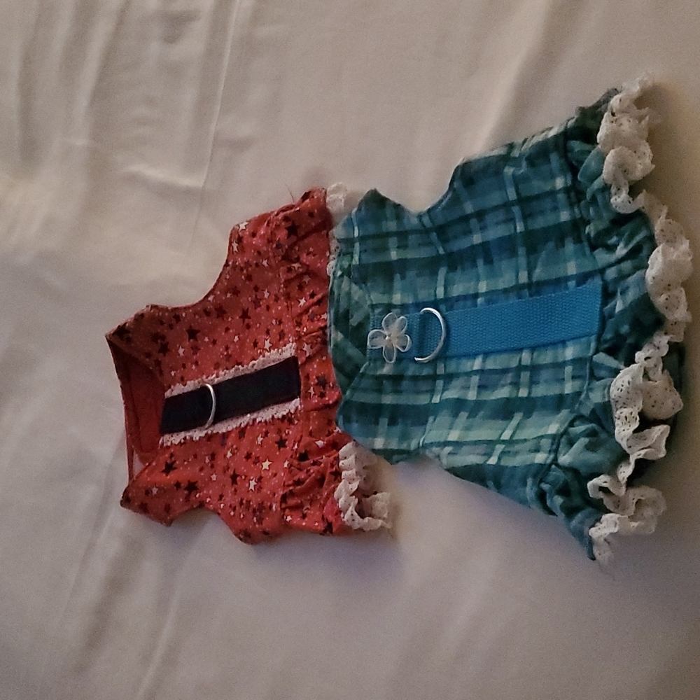 3 girl dog harnesses. These were made from home.